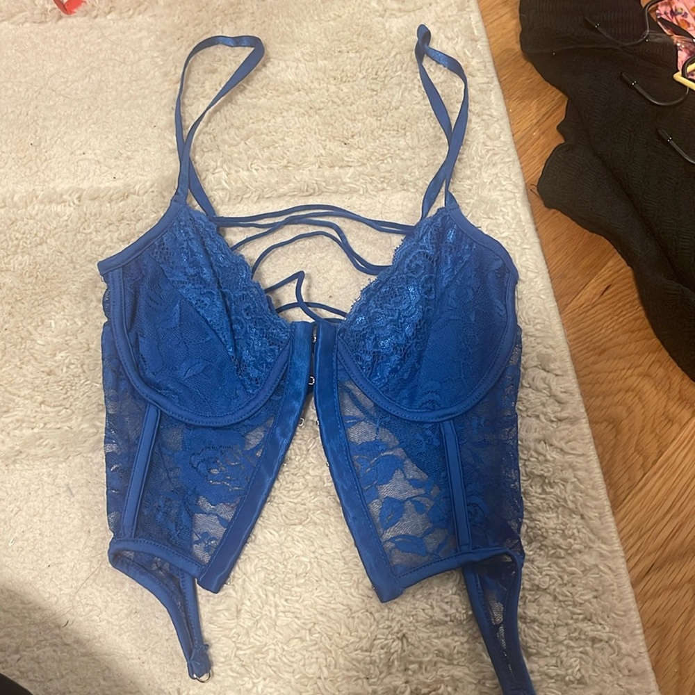 Lace top blue